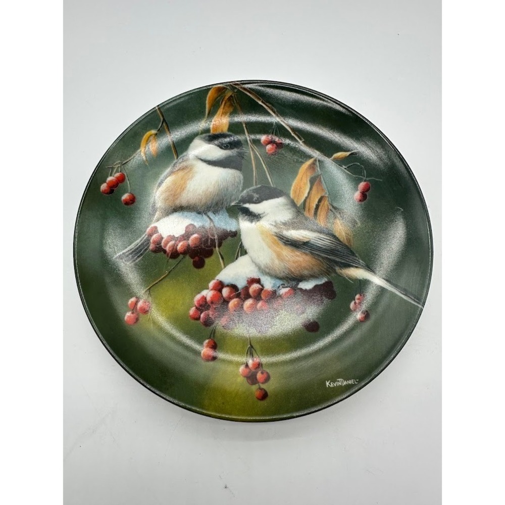 Knowles 1986 The‎ Chickadee Collector Plate Kevin Daniel Birds of Your Garden